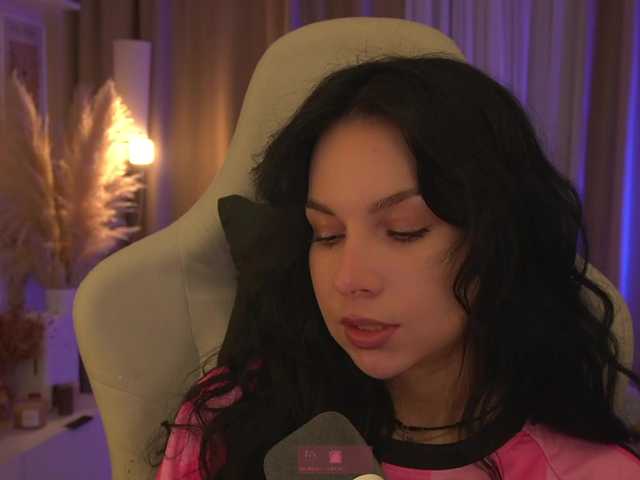 DrammaQueennnn live cam on BongaCams