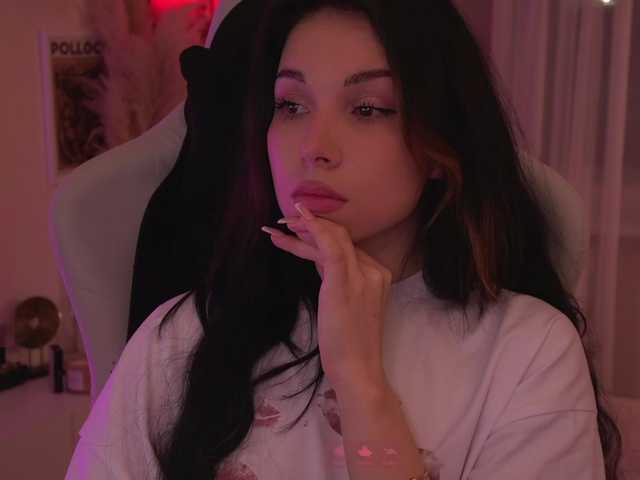 DrammaQueennnn live cam on BongaCams