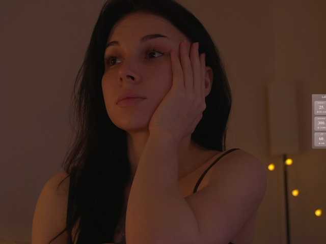 DrammaQueennnn, live now on BongaCams