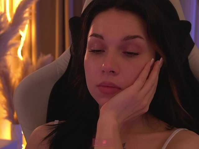 DrammaQueennnn live cam on BongaCams