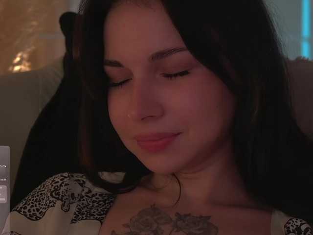 DrammaQueennnn live cam on BongaCams