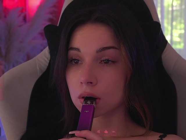 DrammaQueennnn live cam on BongaCams