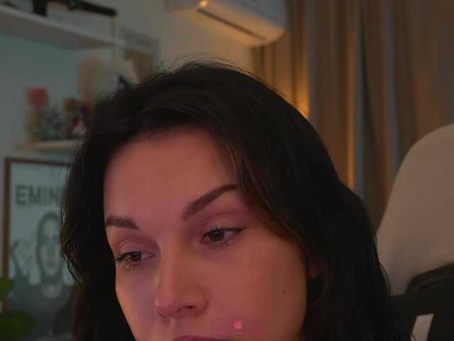 DrammaQueennnn live cam on BongaCams