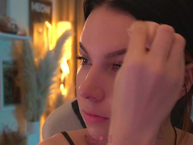 DrammaQueennnn live cam on UnifiedCams