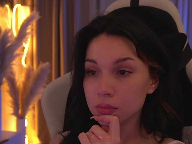 DrammaQueennnn live cam on BongaCams
