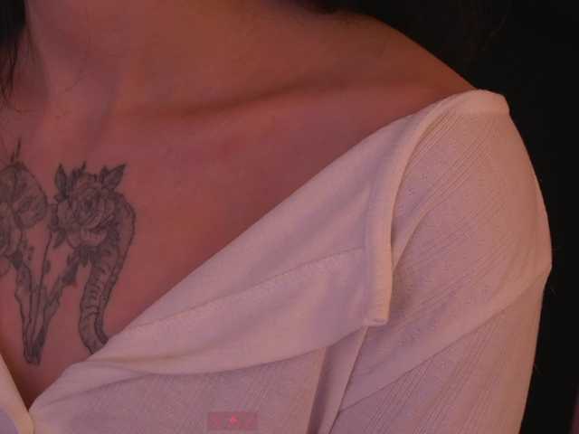 DrammaQueennnn live cam on BongaCams