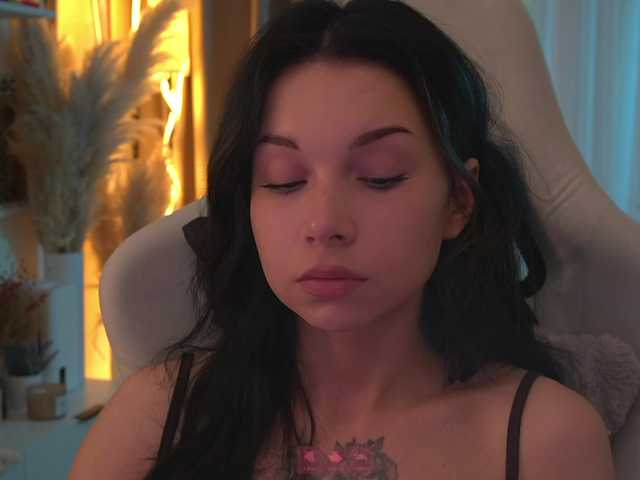 DrammaQueennnn live cam on BongaCams