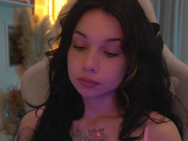 DrammaQueennnn live cam on BongaCams