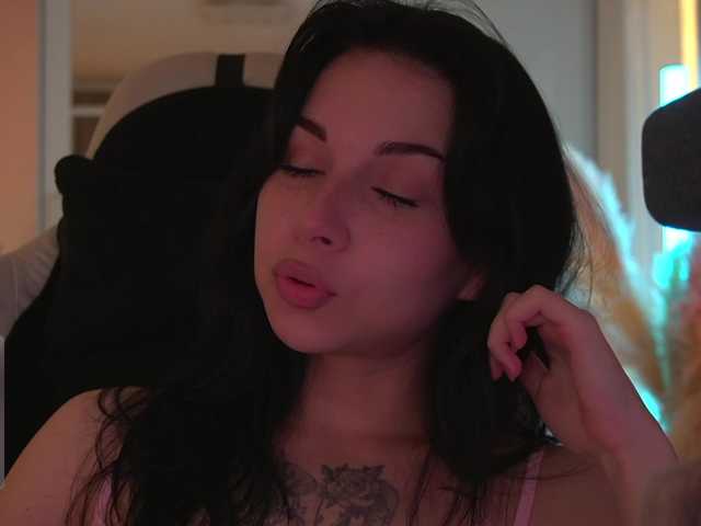 DrammaQueennnn live cam on BongaCams