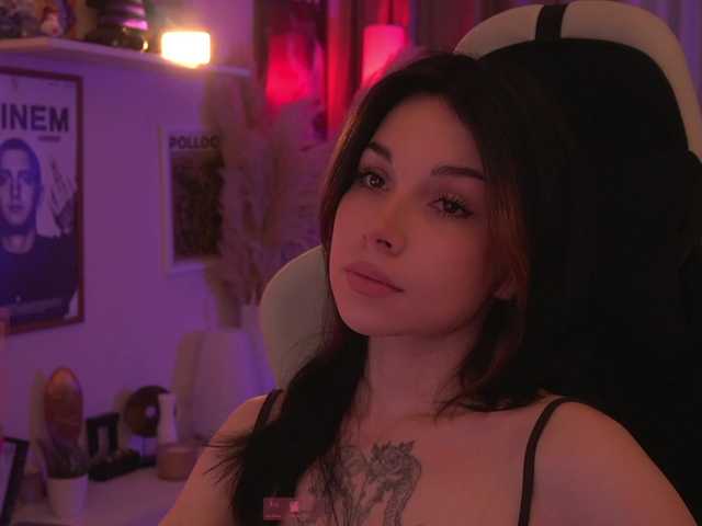DrammaQueennnn live cam on BongaCams