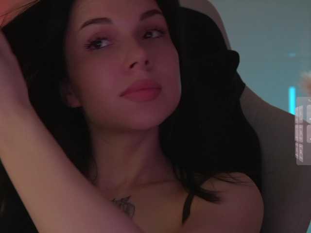 DrammaQueennnn live cam on BongaCams