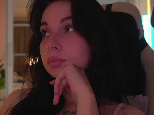 DrammaQueennnn live cam