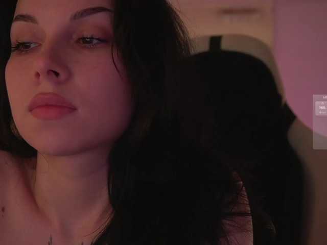 DrammaQueennnn live cam on BongaCams