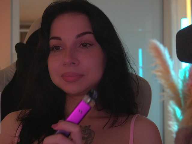 DrammaQueennnn live cam on BongaCams