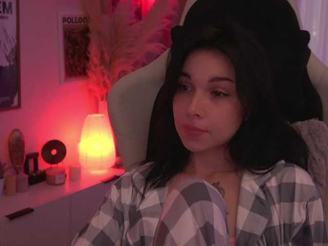 DrammaQueennnn live cam on BongaCams