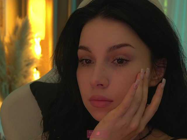 DrammaQueennnn live cam on BongaCams