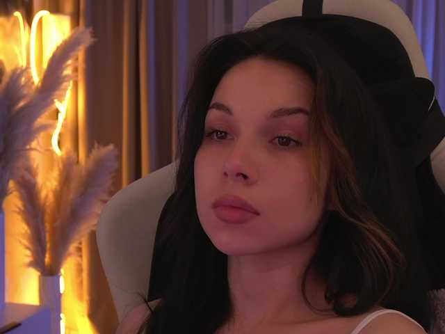 DrammaQueennnn live cam on BongaCams