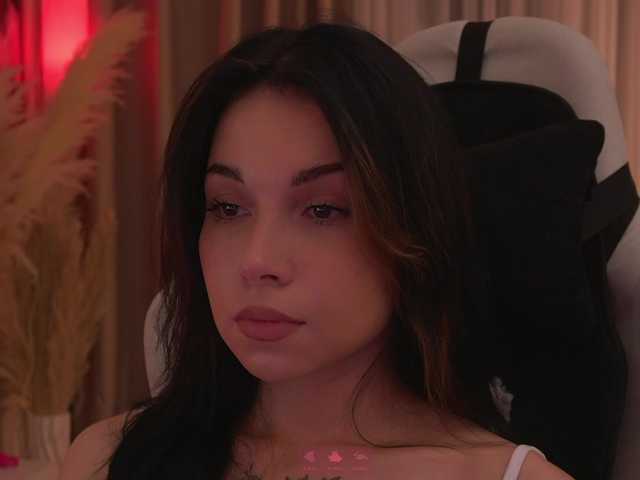 DrammaQueennnn live cam on BongaCams