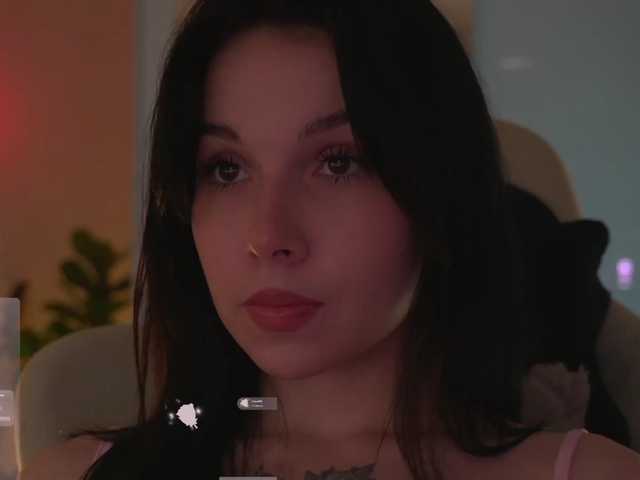 DrammaQueennnn live cam