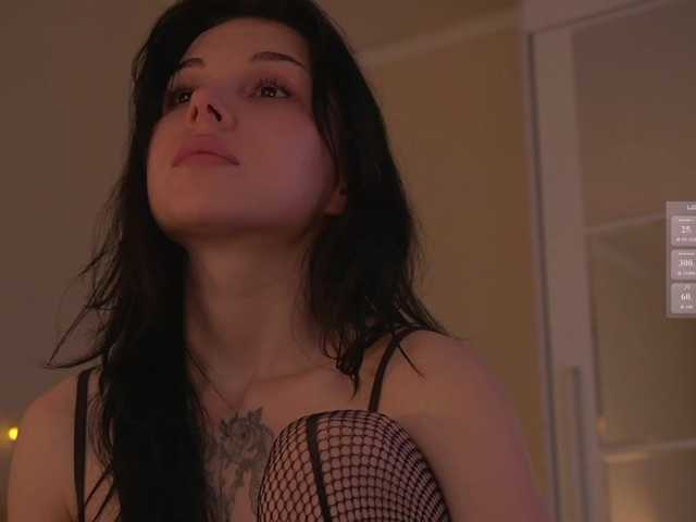 DrammaQueennnn, live now on BongaCams