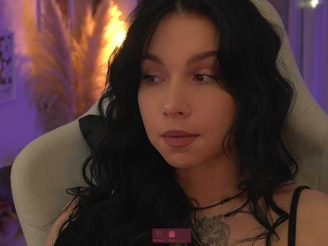 DrammaQueennnn live cam on BongaCams
