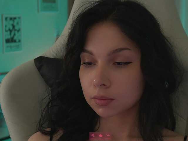 DrammaQueennnn live cam