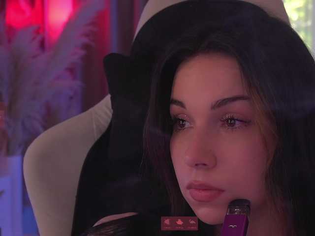 DrammaQueennnn live cam on BongaCams