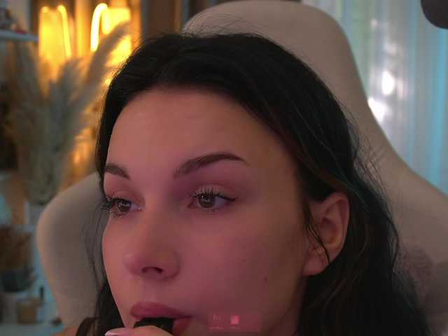 DrammaQueennnn live cam on BongaCams