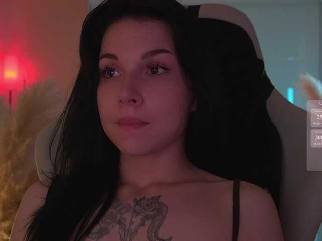 DrammaQueennnn live cam on BongaCams