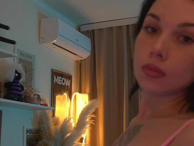 DrammaQueennnn live cam