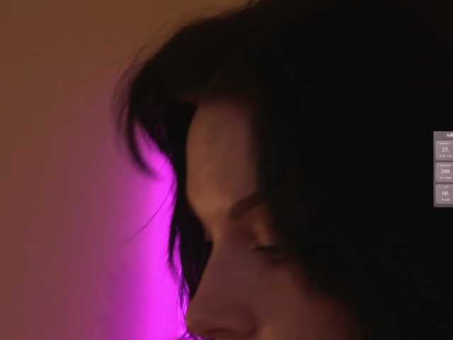 DrammaQueennnn live cam preview