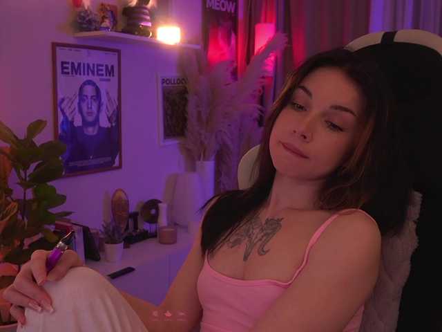 DrammaQueennnn live cam on BongaCams