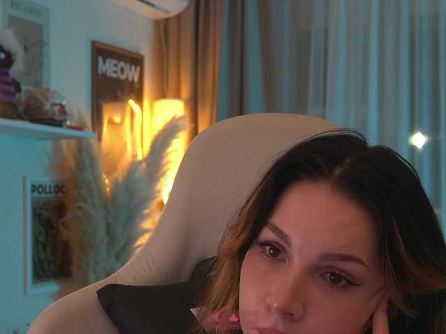 DrammaQueennnn live cam on BongaCams