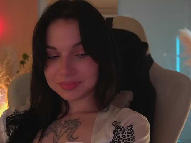 DrammaQueennnn live cam on BongaCams