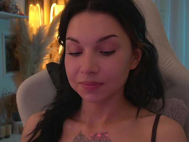 DrammaQueennnn live cam on BongaCams