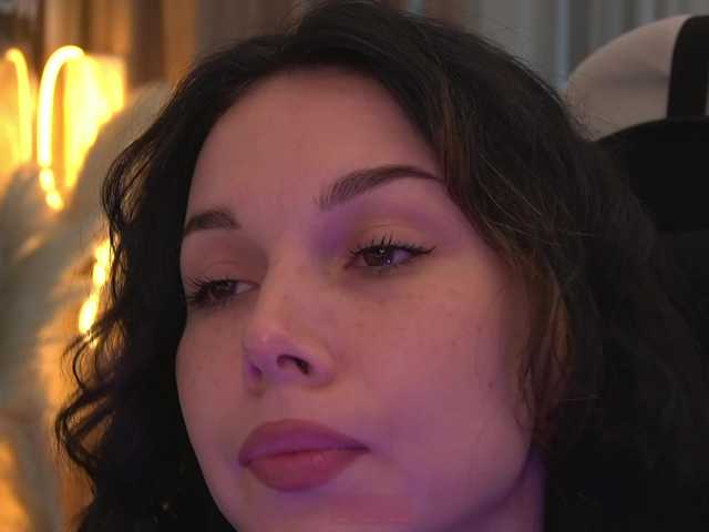 DrammaQueennnn live webcam show