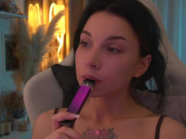DrammaQueennnn live cam on BongaCams
