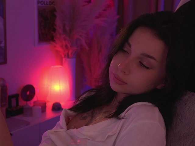 DrammaQueennnn live cam on BongaCams