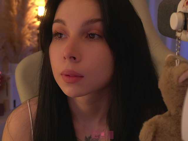 DrammaQueennnn live cam on BongaCams