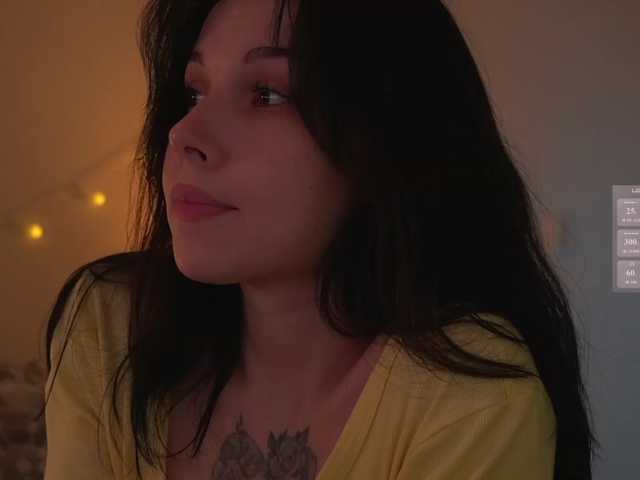 DrammaQueennnn, live now on BongaCams
