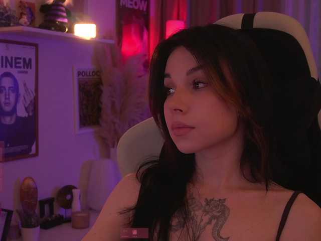 DrammaQueennnn live cam on BongaCams