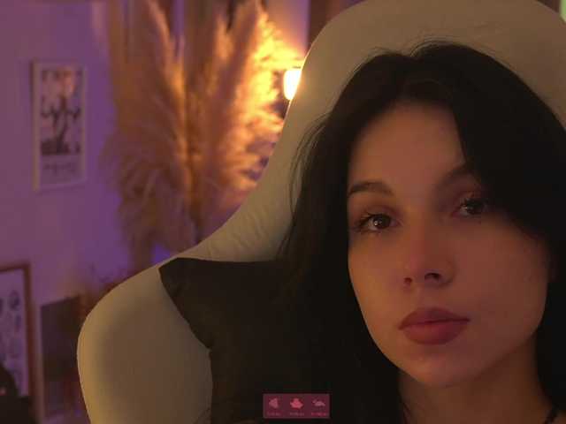 DrammaQueennnn live cam on BongaCams