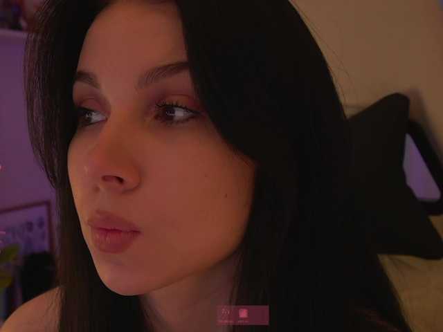 DrammaQueennnn live cam on BongaCams