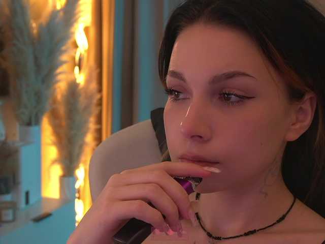 DrammaQueennnn live cam on BongaCams