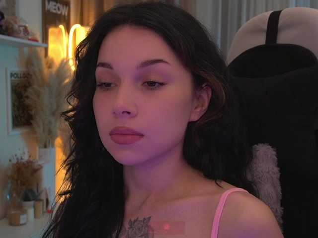 DrammaQueennnn live webcam show