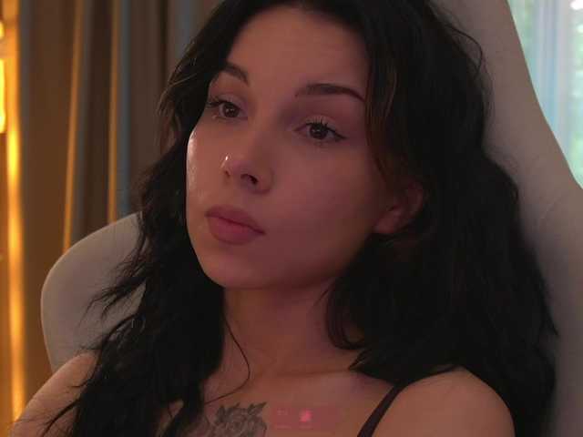 DrammaQueennnn live cam on BongaCams