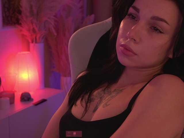 DrammaQueennnn live cam on BongaCams