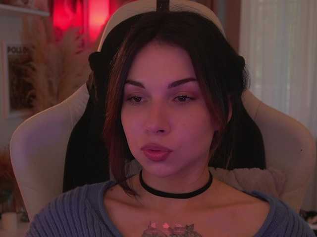 DrammaQueennnn live cam on BongaCams