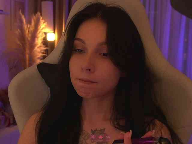 DrammaQueennnn Live Webcam on BongaCams