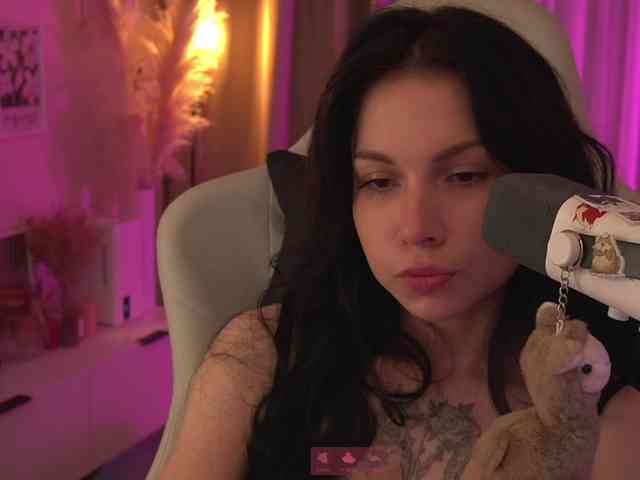 DrammaQueennnn Live Webcam on BongaCams